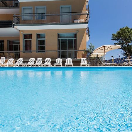 Hotel Atlas Римини Экстерьер фото