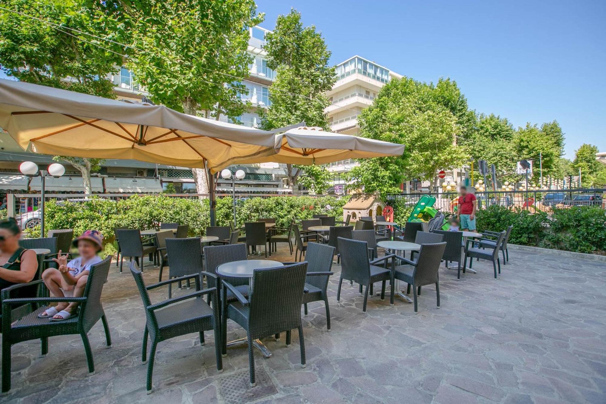 Hotel Atlas Римини Экстерьер фото