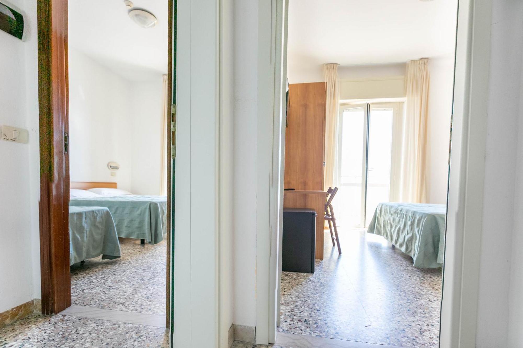 Hotel Atlas Римини Экстерьер фото