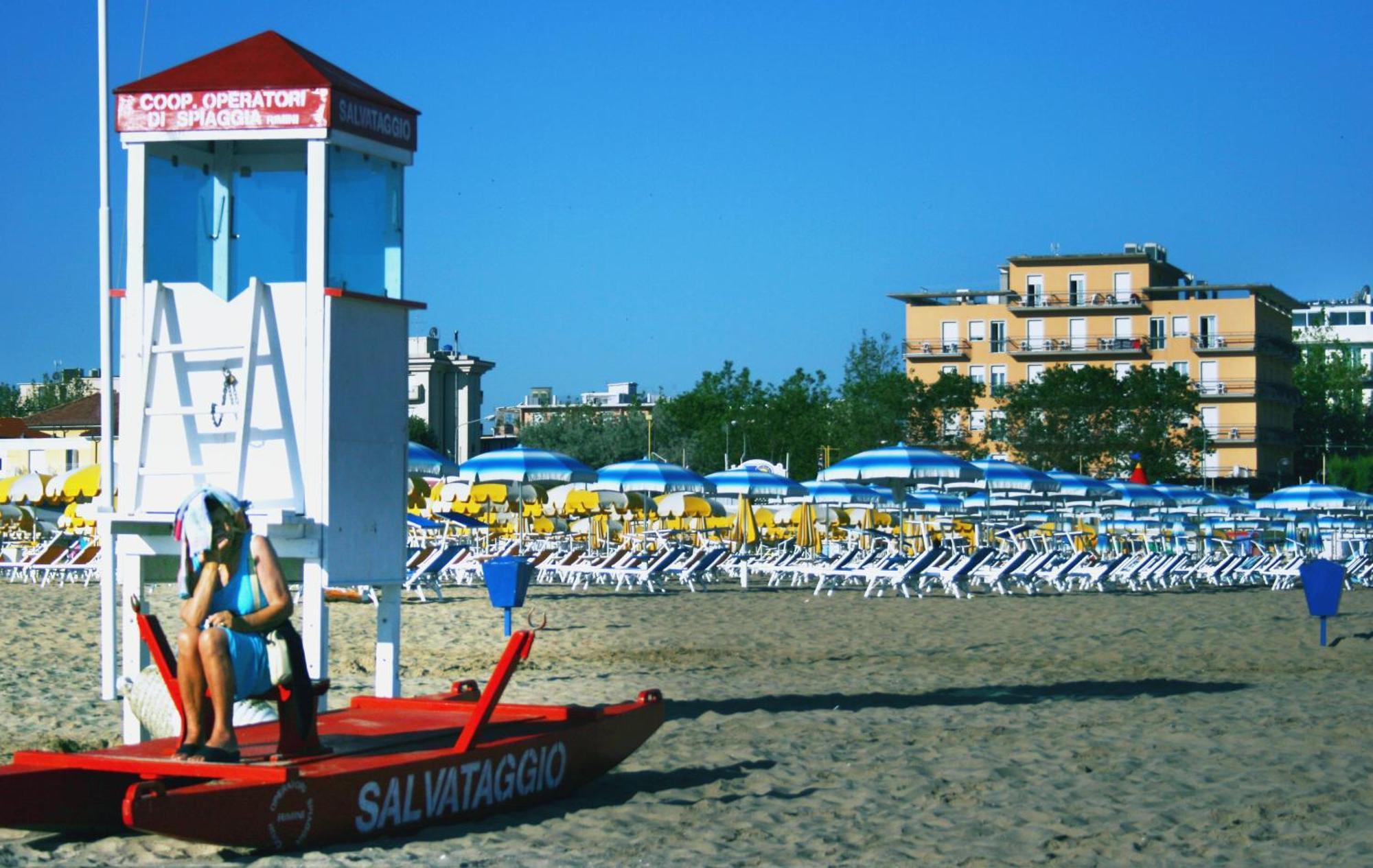 Hotel Atlas Римини Экстерьер фото