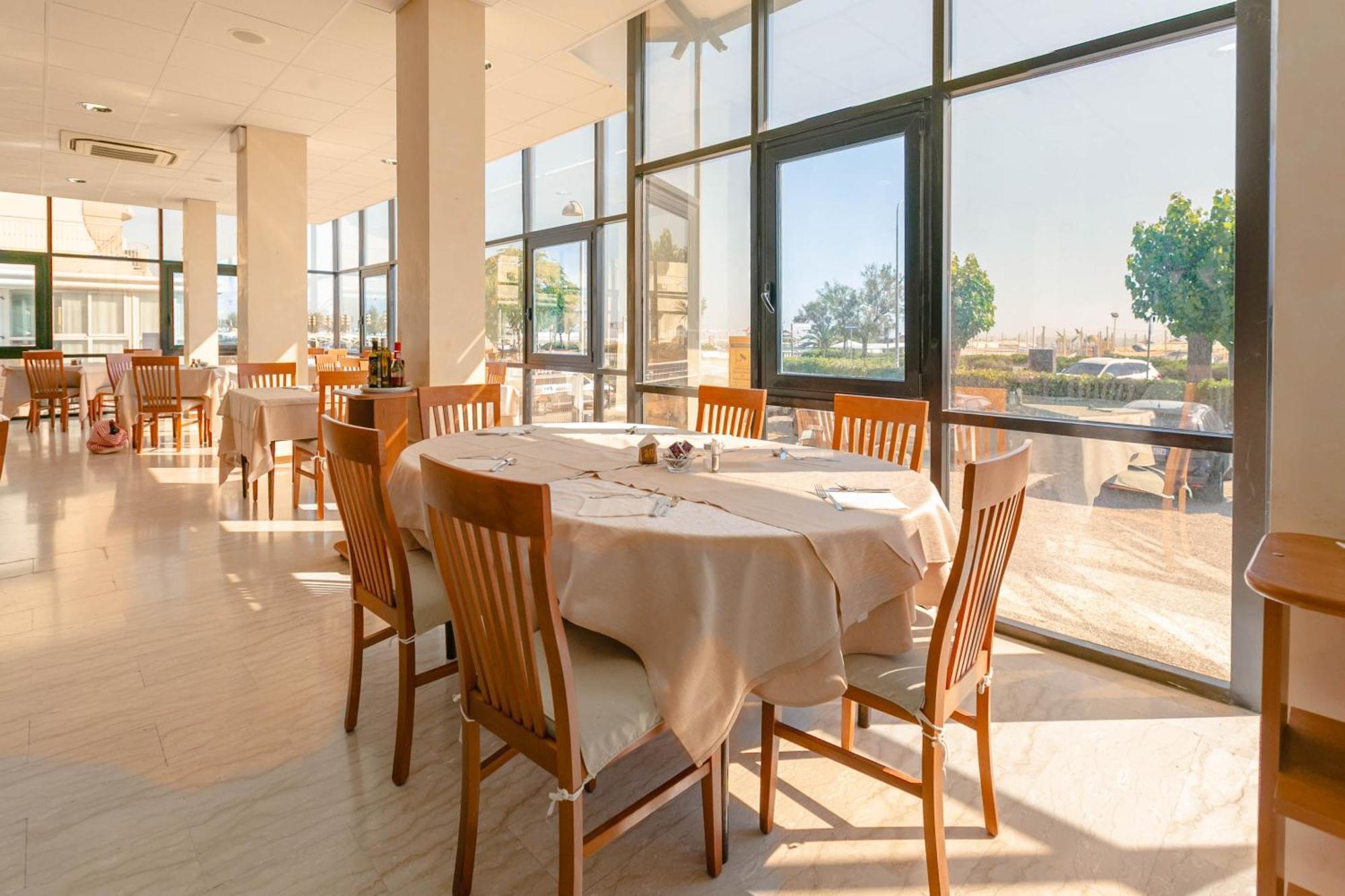 Hotel Atlas Римини Экстерьер фото
