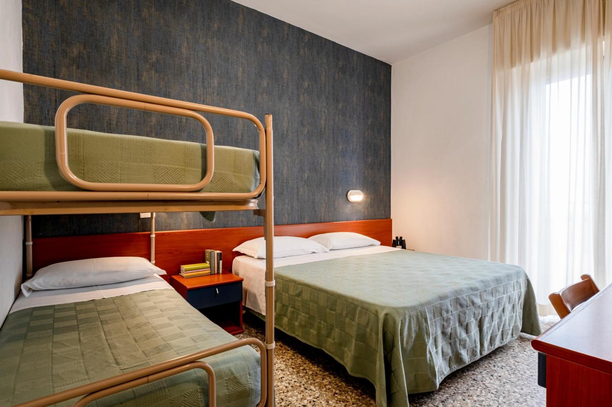 Hotel Atlas Римини Экстерьер фото