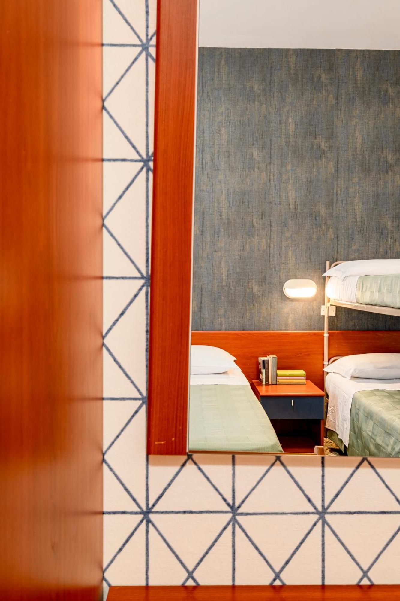 Hotel Atlas Римини Экстерьер фото