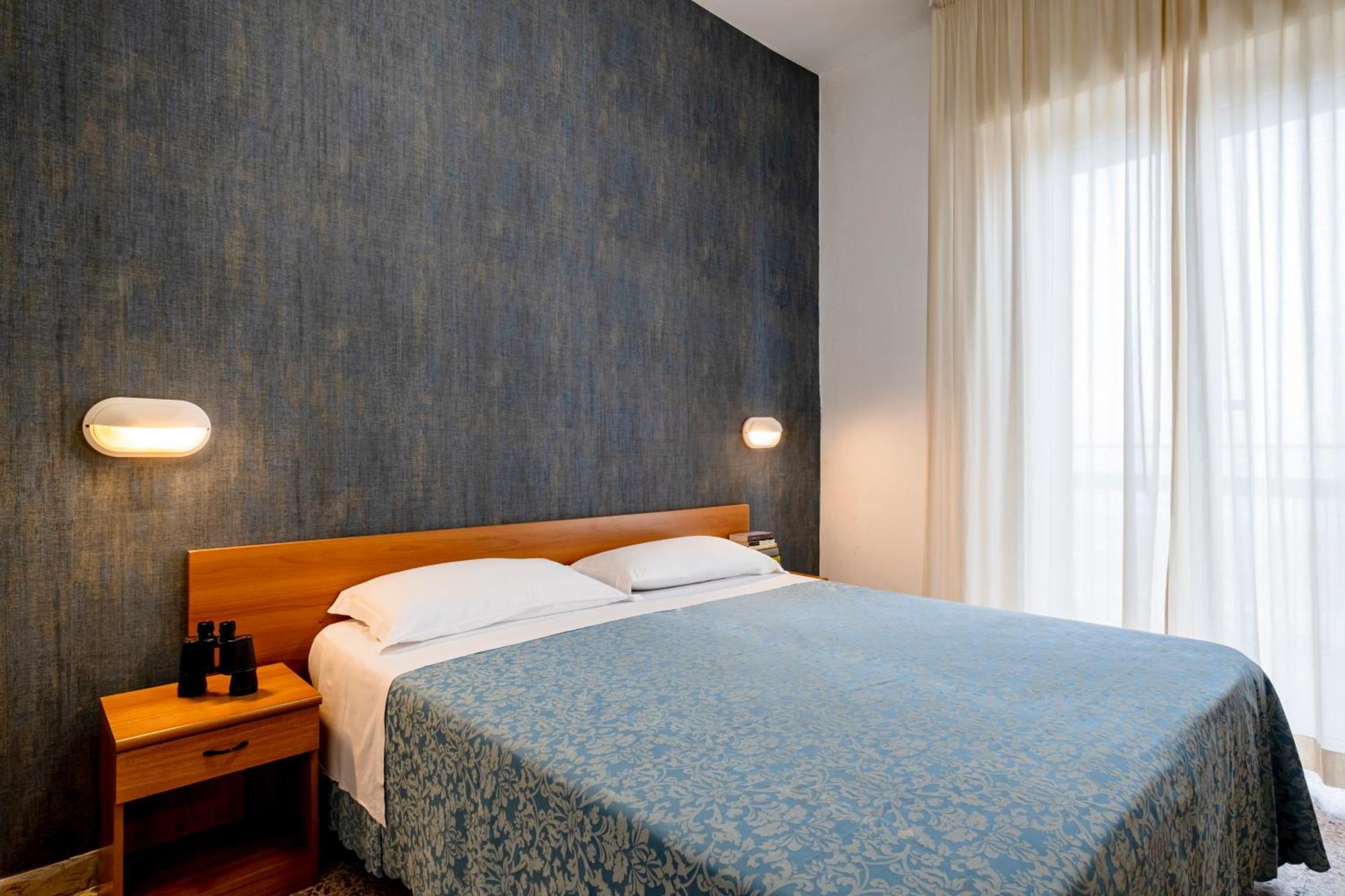 Hotel Atlas Римини Экстерьер фото