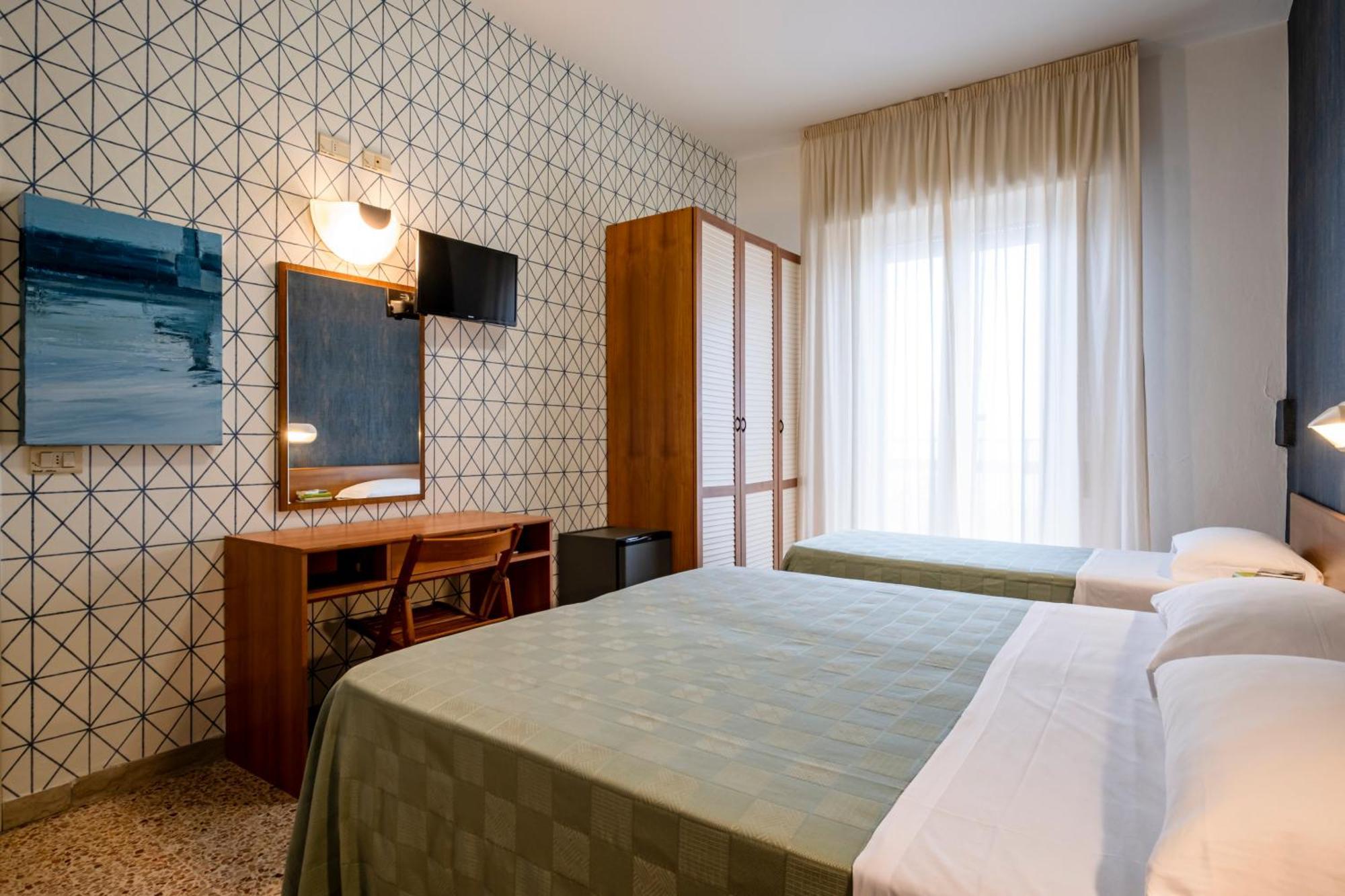 Hotel Atlas Римини Экстерьер фото
