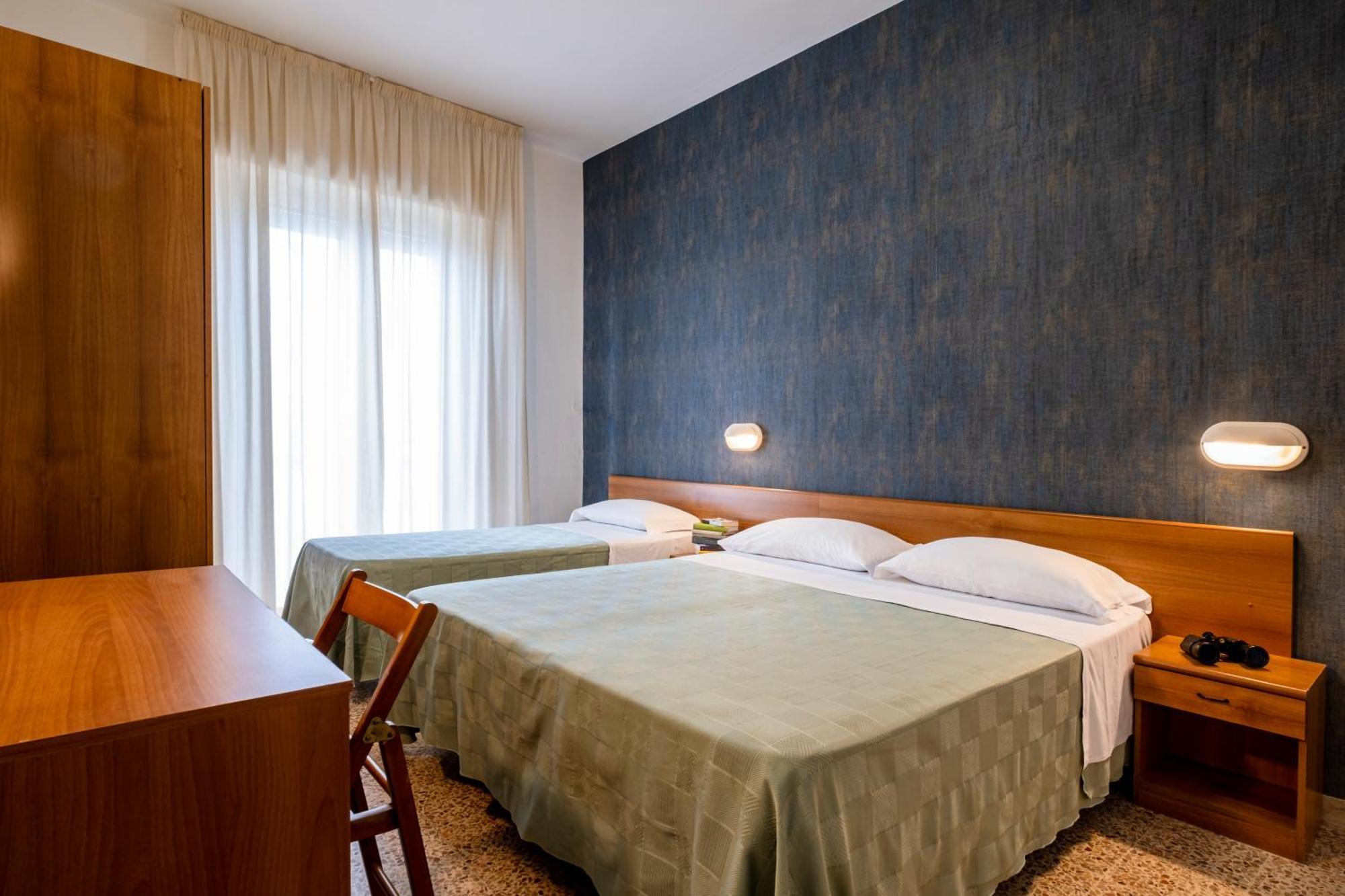 Hotel Atlas Римини Экстерьер фото