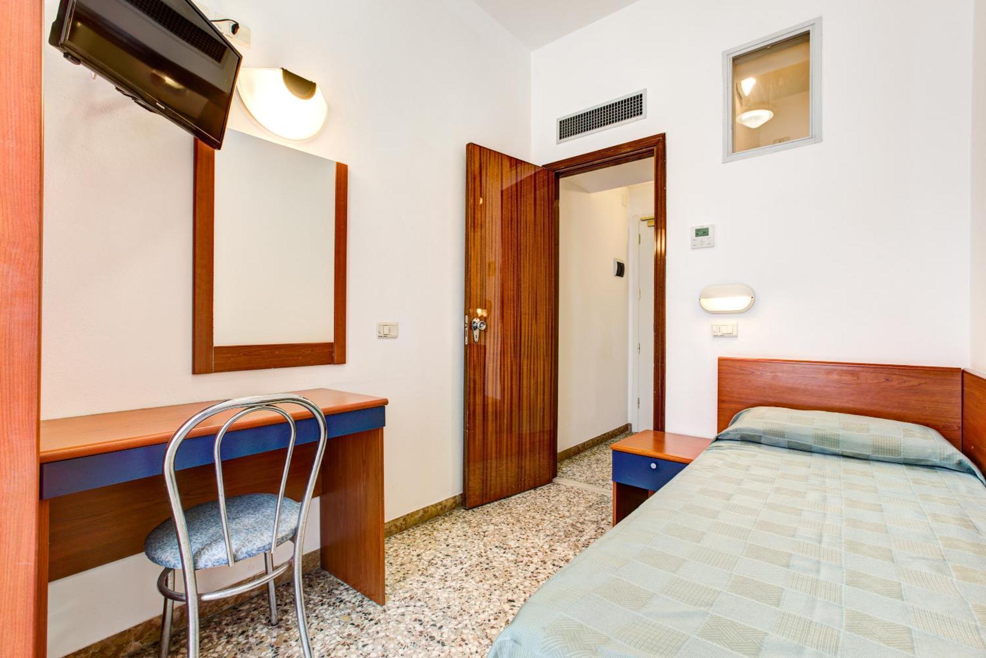 Hotel Atlas Римини Экстерьер фото