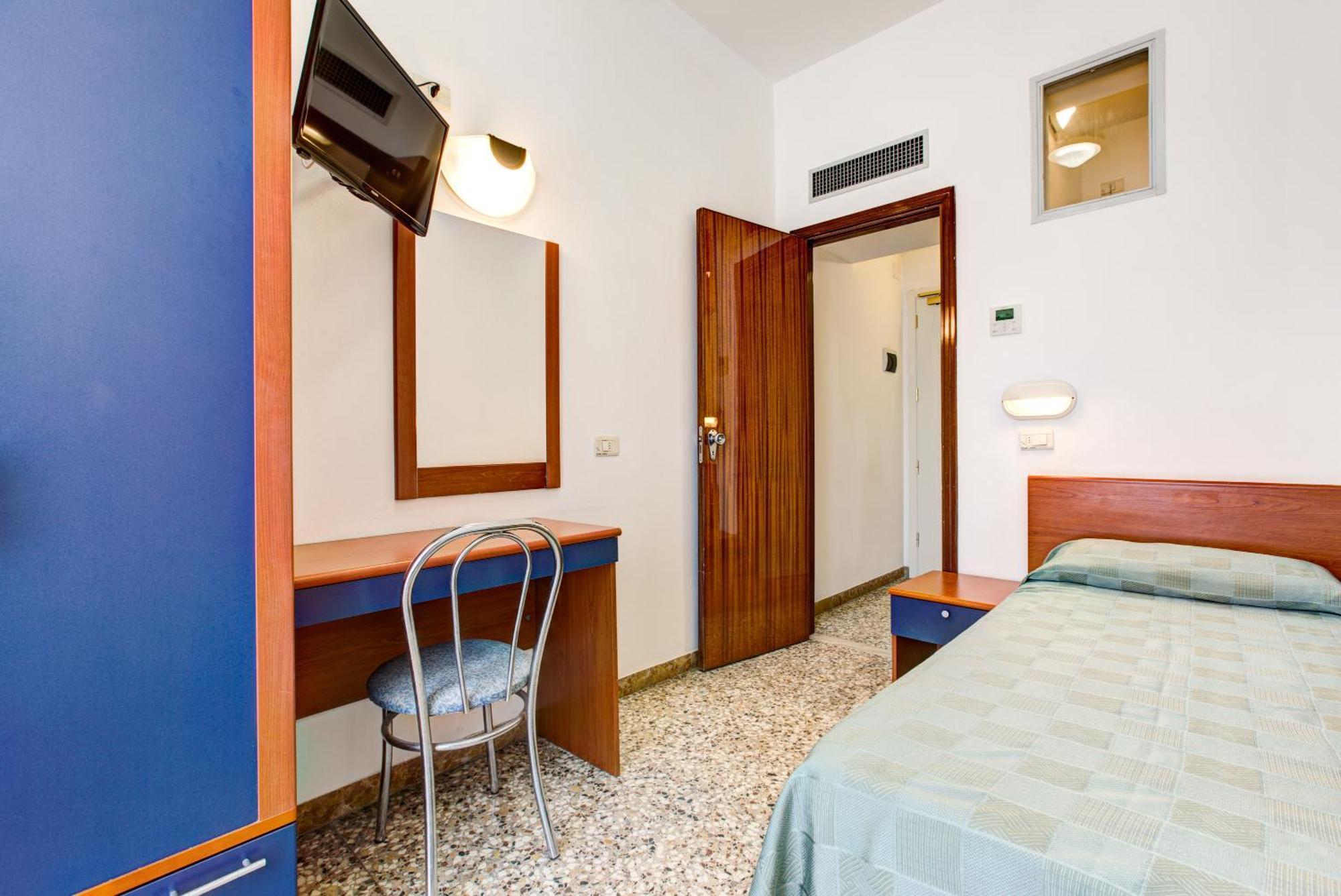 Hotel Atlas Римини Экстерьер фото