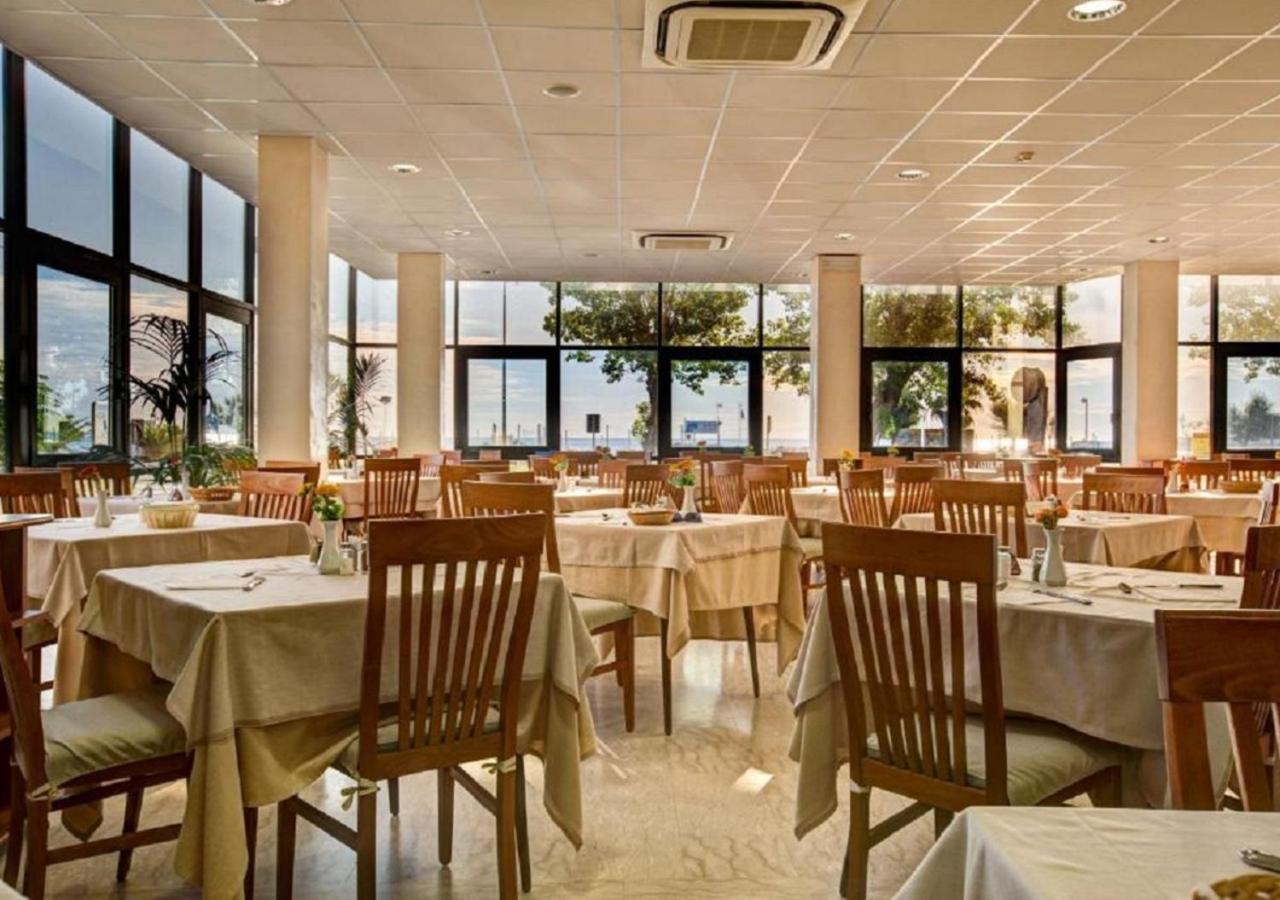 Hotel Atlas Римини Экстерьер фото