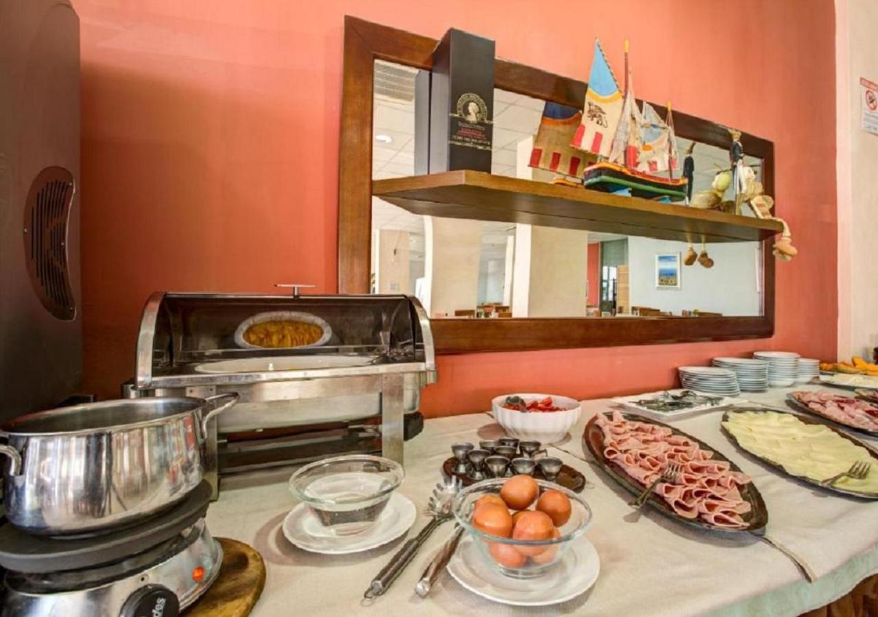 Hotel Atlas Римини Экстерьер фото